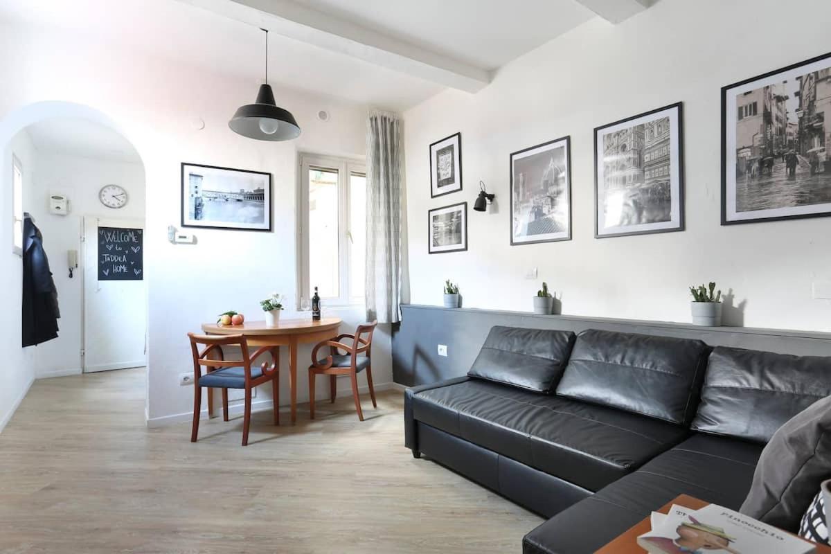 Market Apartment *